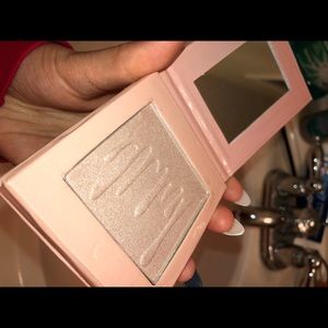 Meet your Posher, Vivian